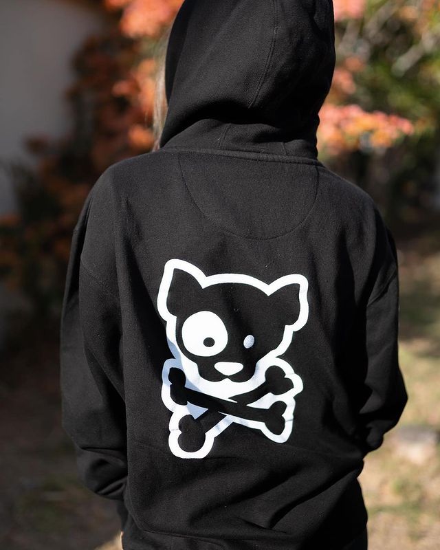 ■Dog and Crossbones Hoodie 2